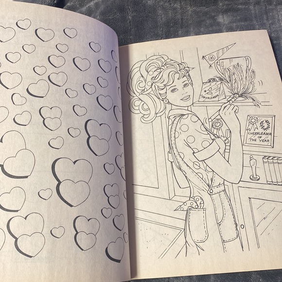 vintage 1990 barbie activity/coloring/paper dolls book unused - Picture 5 of 15